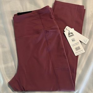 RBX High Wasted Capri Leggings NWT XL